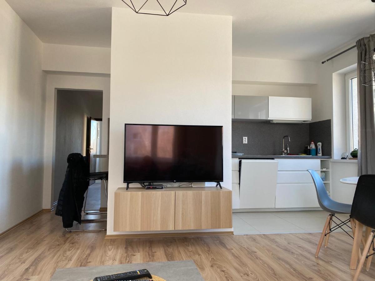 Apartman "Dunaj" Private Parking - Klimatizacia Samorin Exterior photo