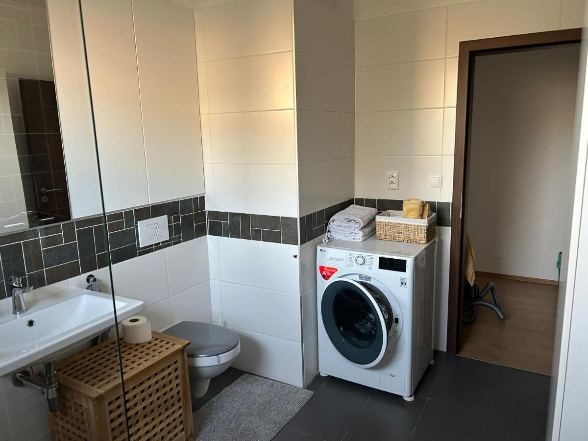 Apartman "Dunaj" Private Parking - Klimatizacia Samorin Exterior photo