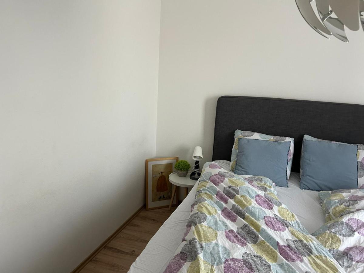 Apartman "Dunaj" Private Parking - Klimatizacia Samorin Exterior photo