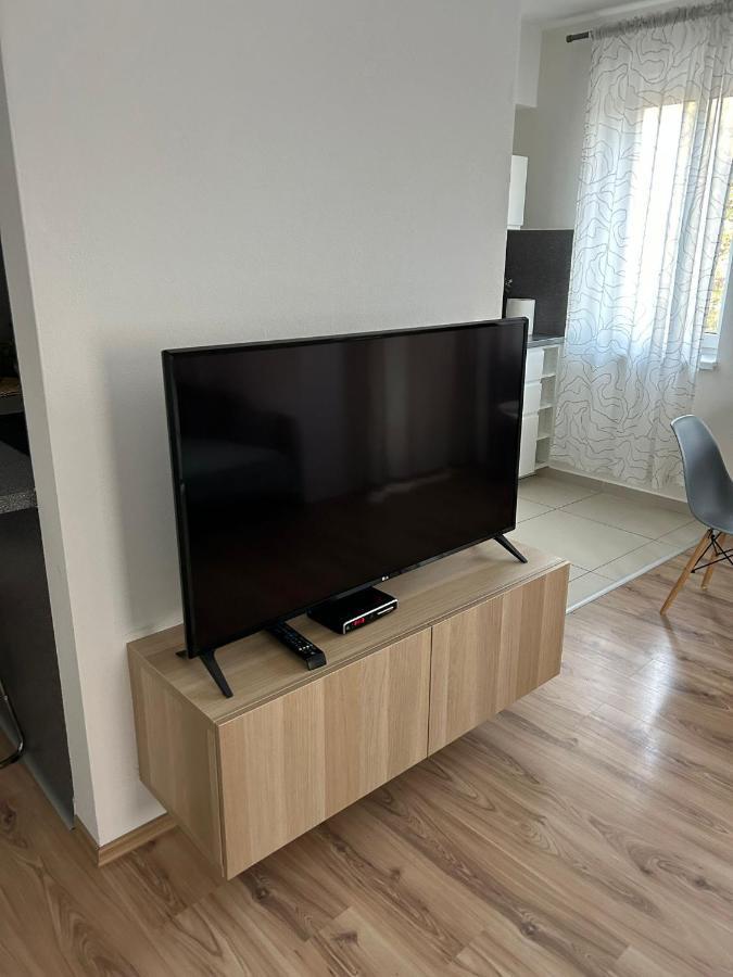 Apartman "Dunaj" Private Parking - Klimatizacia Samorin Exterior photo